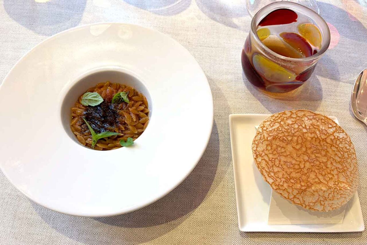 la paella del ristorante tre stelle Michelin Piazza Duomo di Enrico Crippa ad Alba 