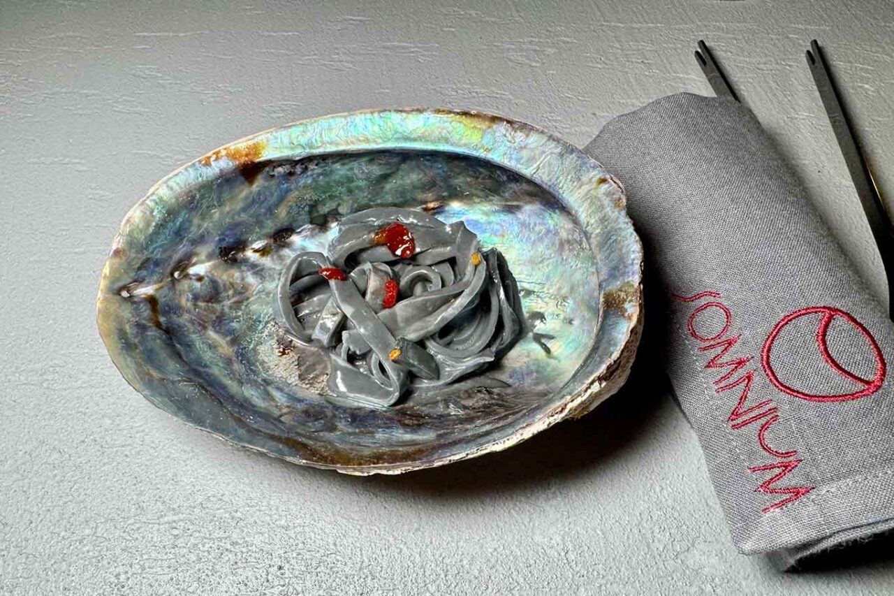 le tagliatelle alla seppia del ristorante Somnium ad Eboli
