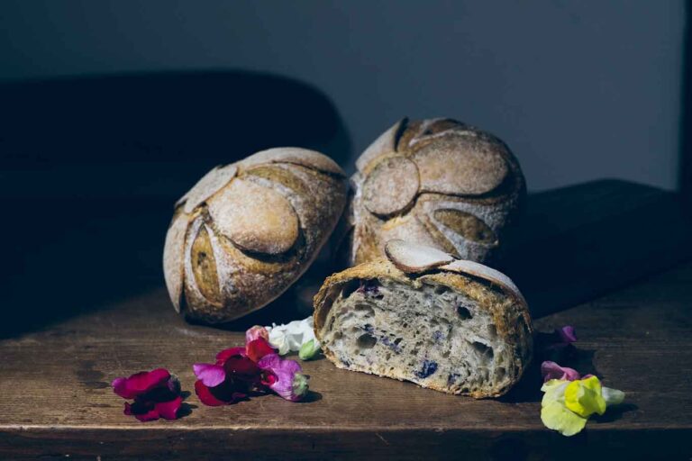 PanFiore, ricetta del pane di primavera che sa di fiori e di sole