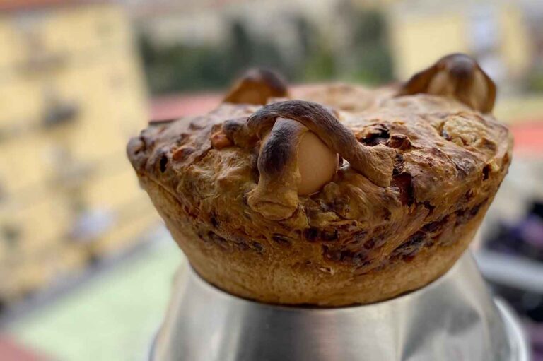 Casatiello del Sabato Santo, la ricetta in 15 mosse