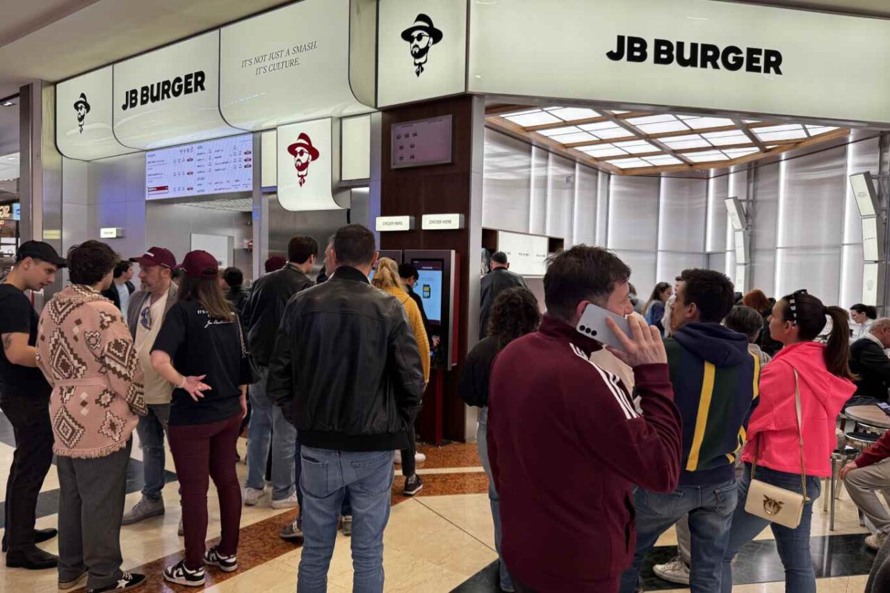 jb burger bastianich smashburger apertura