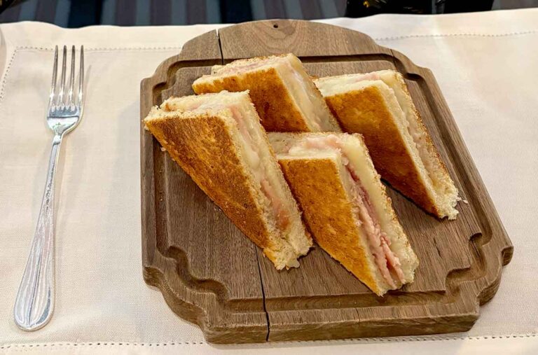 Toast imperdibili a Milano: 10 indirizzi dove mangiare i più squisiti