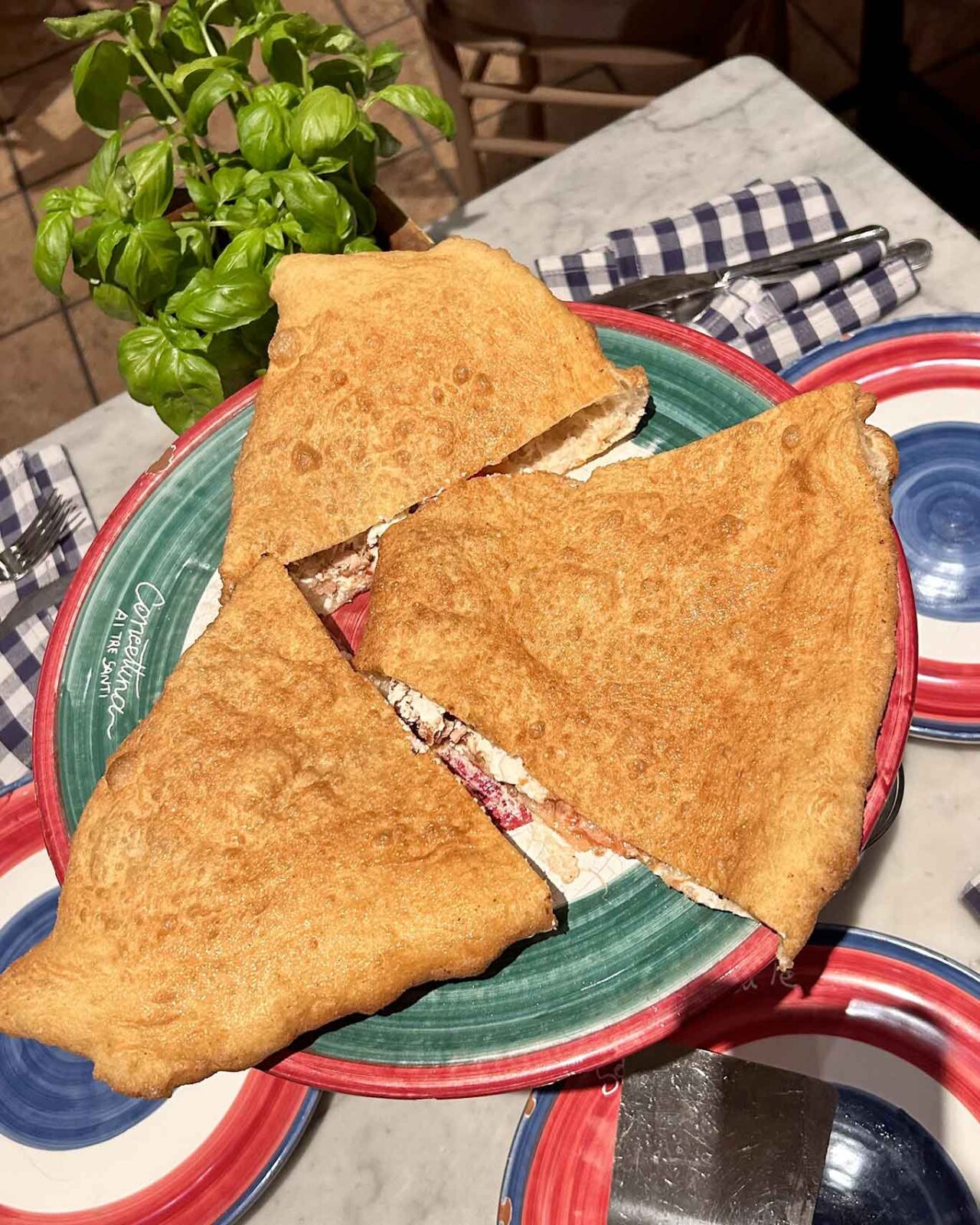 la pizza fritta della pizzeria Concettina ai Tre Santi a Napoli al Campionato 2026