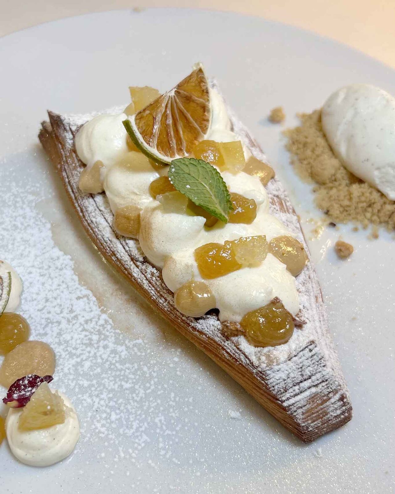 la pizza sfogliata dolce della pizzeria Lombardi a Maddaloni