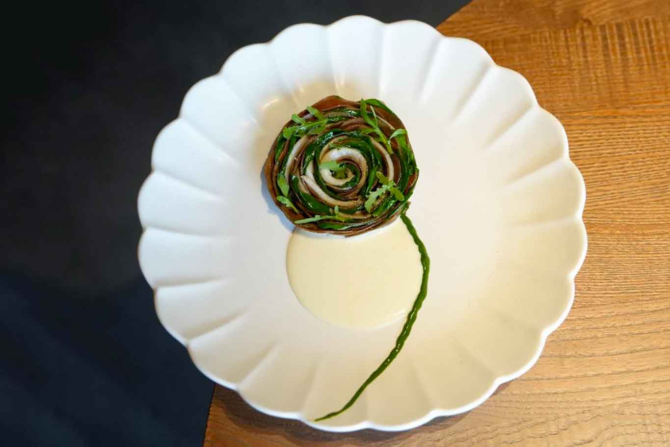 Partage a Napoli che prova a far brillare la stella sulla sua tavola