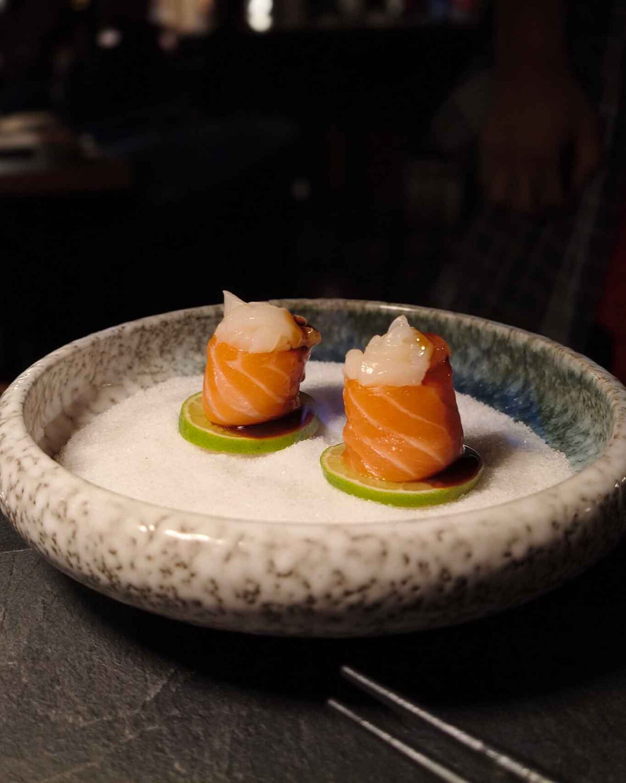 il gunkan con il salmone di Hiromi La Terrazza ristorante giapponese a Roma