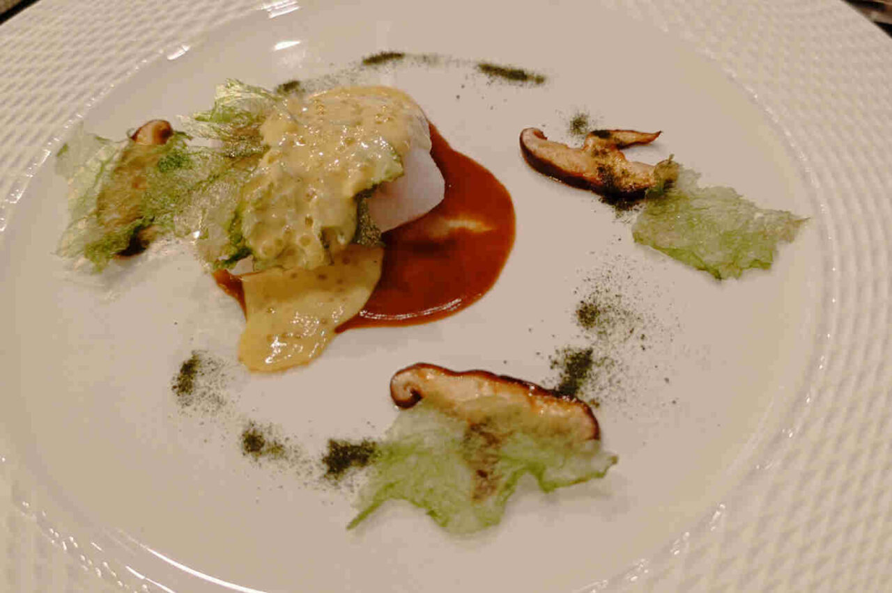 Eco del mare by Apreda, il merluzzo granseola e funghi shitake