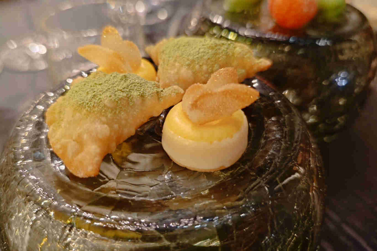 Idylio Eco del mare la piccola pasticceria, samosa e lemon curd