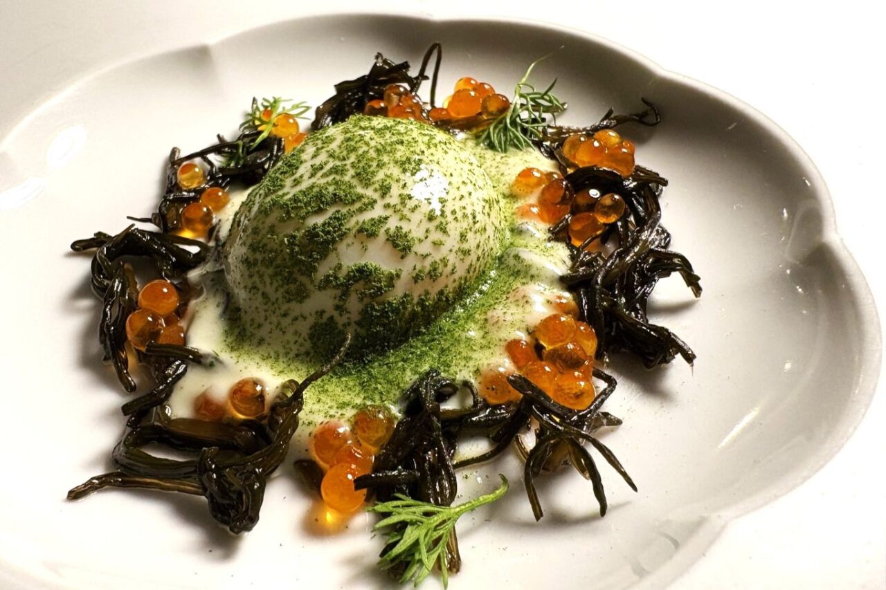 Locanda Confini Dolo (VE) uovo cremoso agretti sfere fondo trota