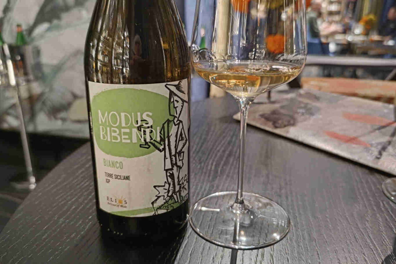 Modus Bibendi, Grillo dell'azienda Elios