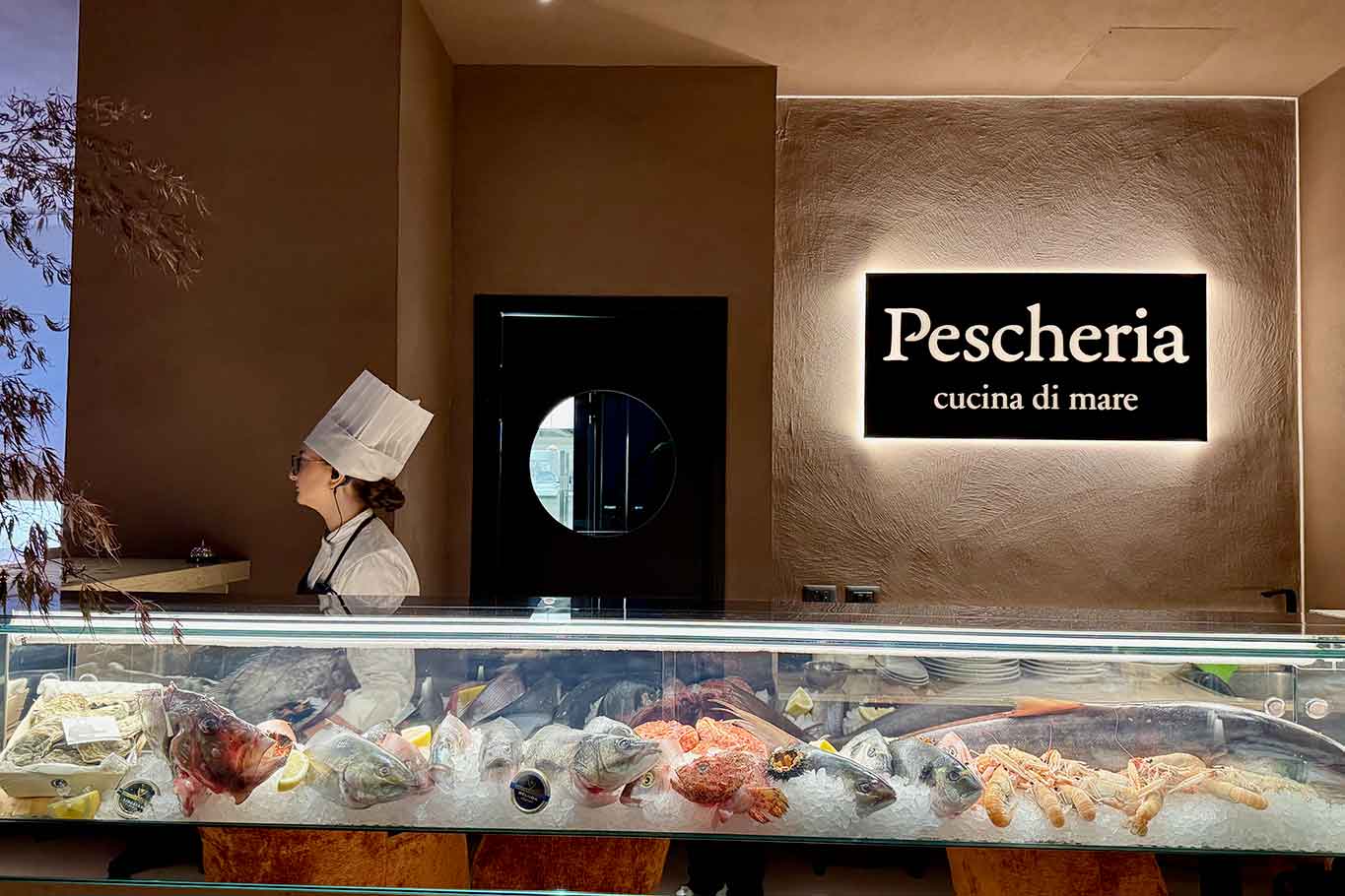 Pescheria a Salerno ora che è al Crescent e non tutto è negativo