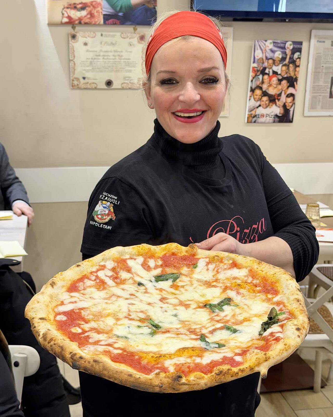 la pizza margherita della pizzeria Teresa Iorio Femmena e Fritta a Napoli per il Campionato 2026