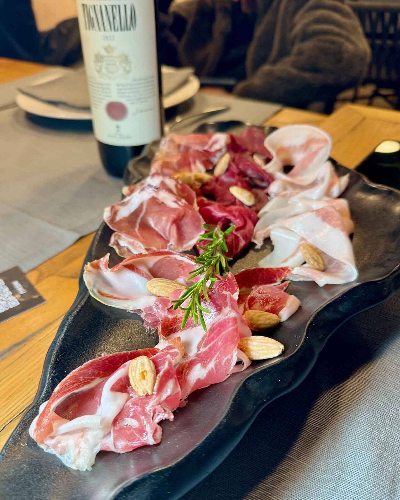 il tagliere di salumi alla braceria Fuego Steakhouse di Santa Maria di Castellabate in Cilento