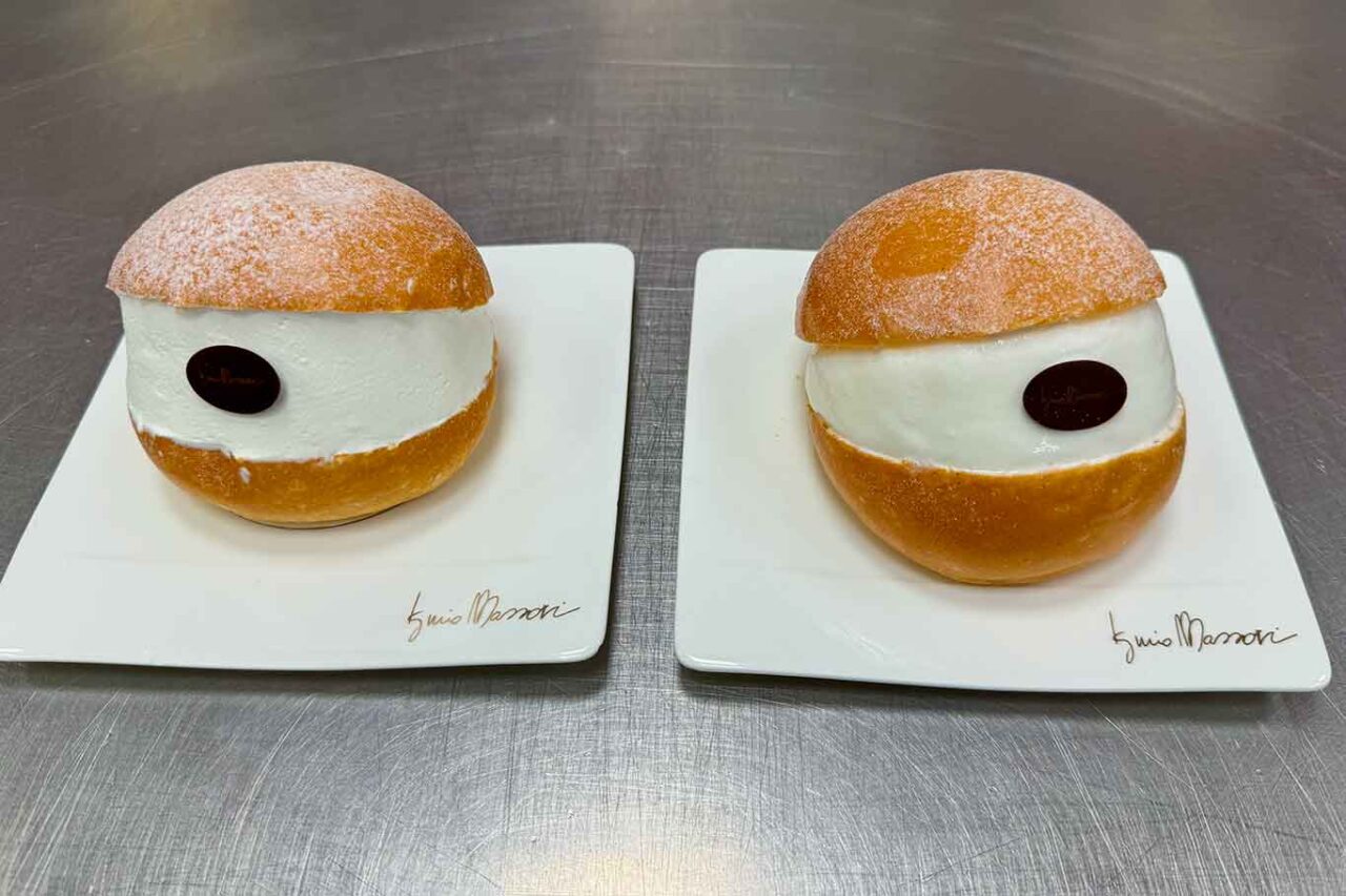 il Maritozzo con la panna e quello Estivo di Massari con il gelato alla Fuscella di Napoli di Raffaele Del Verme