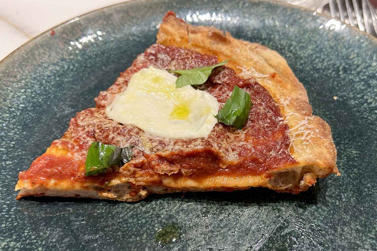 la pizza Bro margherita fritta e al forno della pizzeria Bro di Napoli al Campionato 2026