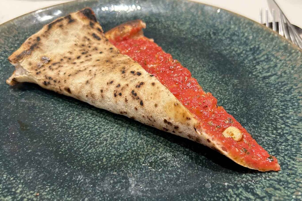 la cottura della pizza marinara della pizzeria Bro di Napoli al Campionato 2026