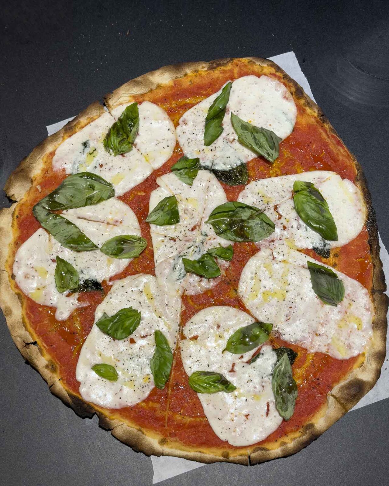la pizza provolapecora della pizzeria De Giuseppe a Rende in Calabria