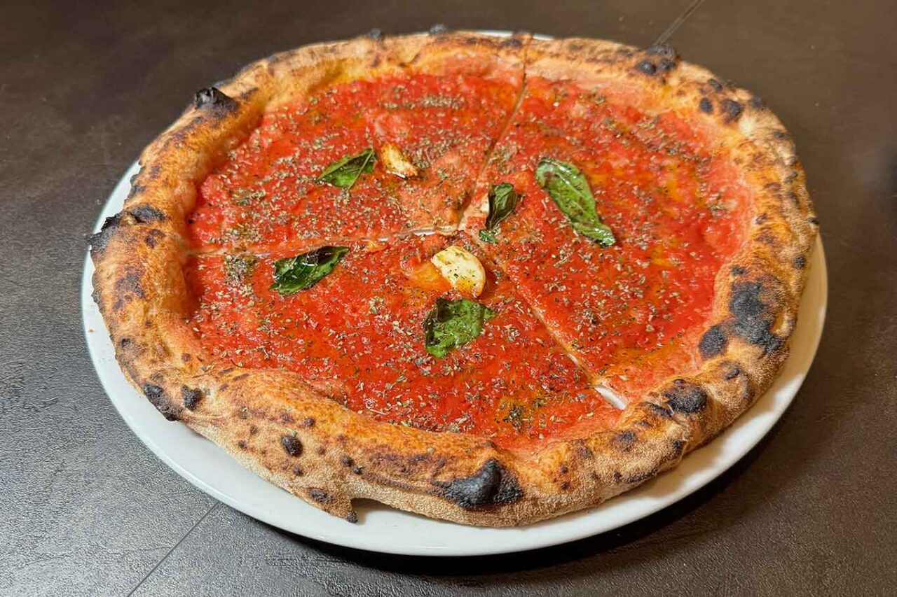 la pizza marinara della pizzeria Die' Gustibus a Giffoni Sei Casali al Campionato 2026