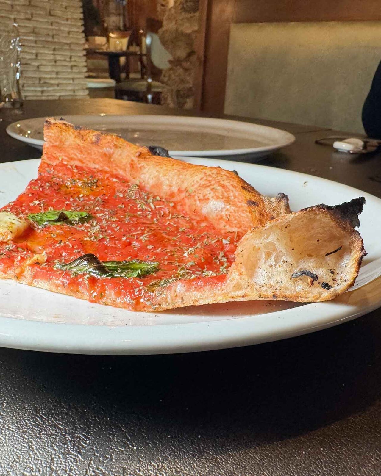 il cornicione della pizza marinara della pizzeria Die' Gustibus a Giffoni Sei Casali al Campionato 2026