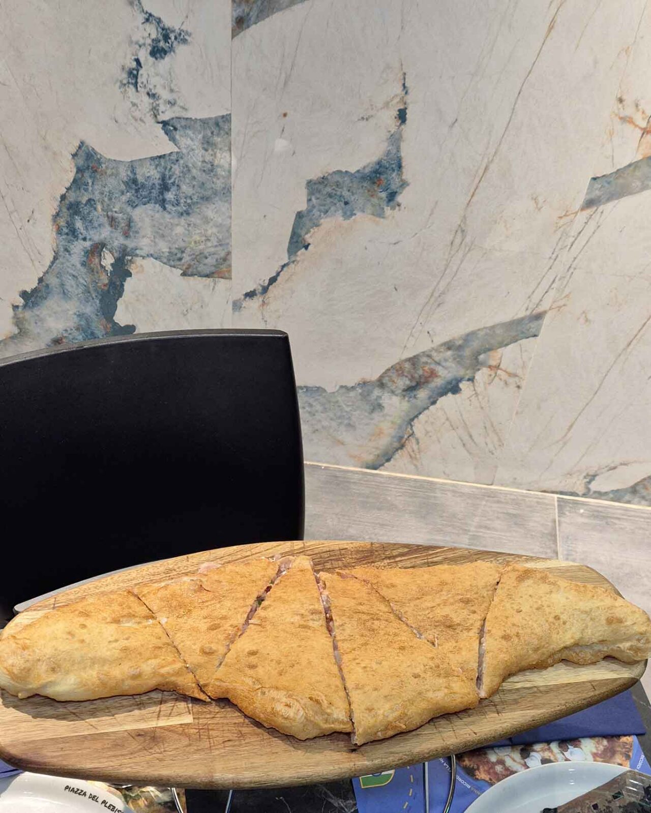 la pizza fritta completa della pizzeria Gennaro Rallo a Napoli per il Campionato 2026
