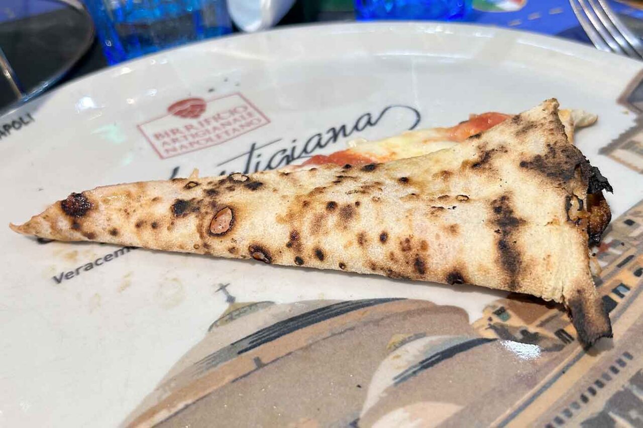 la cottura della pizza margherita della pizzeria Gennaro Rallo a Napoli per il Campionato 2026