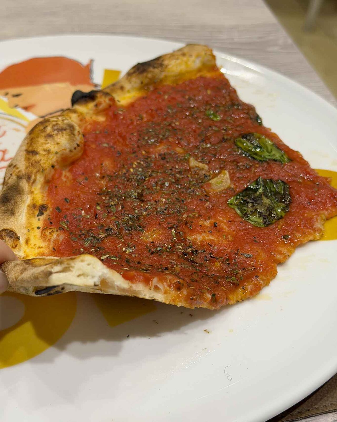 la pizza marinara della pizzeria Teresa Iorio Femmena e Fritta a Napoli per il Campionato 2026
