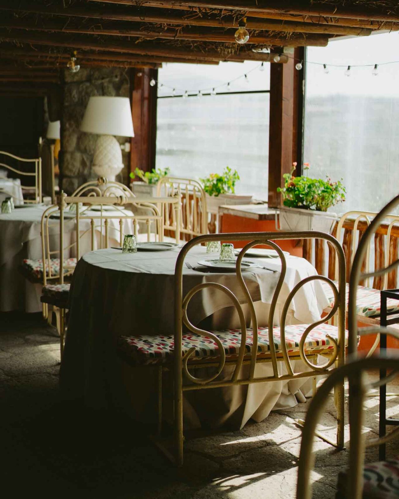 i tavoli del ristorante Origini Peppina Di Renato ad Ischia