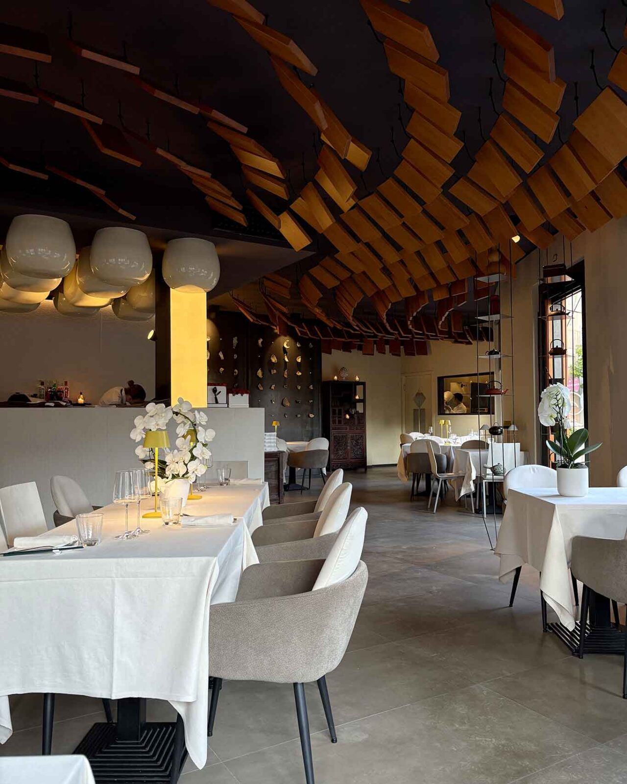 la sala del ristorante cinese Kanton a Capriate San Gervasio