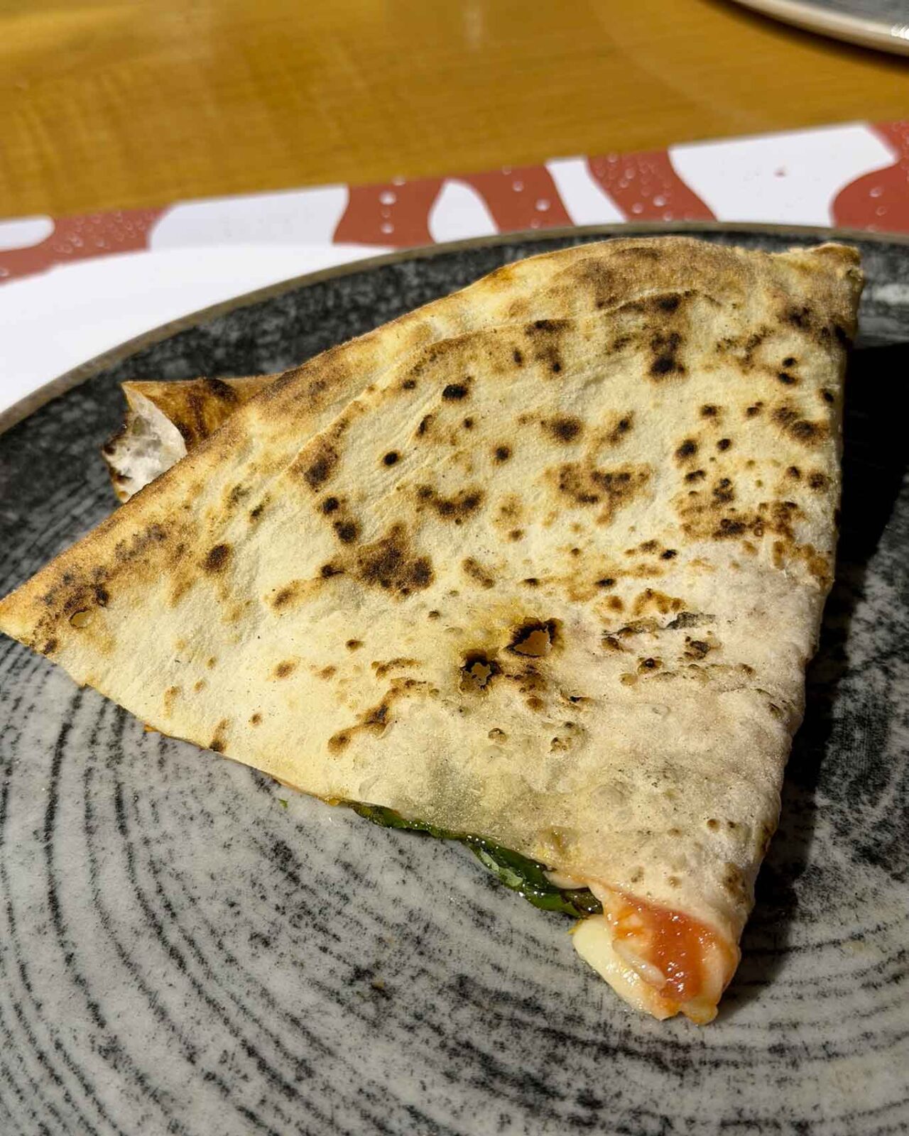 la cottura della pizza margherita della pizzeria Gli Esposito a Salerno al Campionato 2026