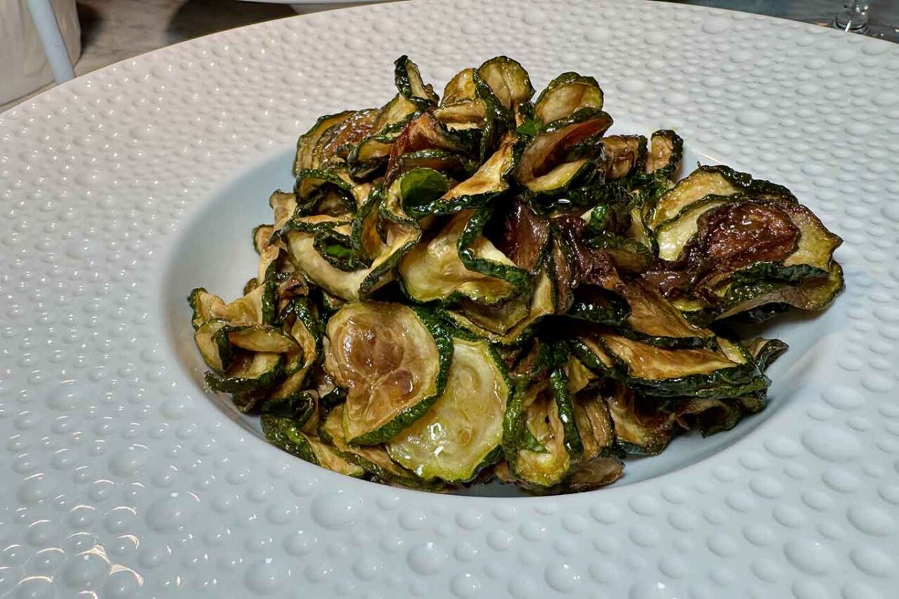 le zucchine alla scapece del bistrot il Borgo sul porto di Acciaroli