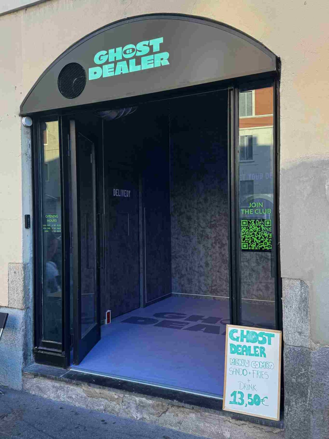 ghost dealer milano ingresso