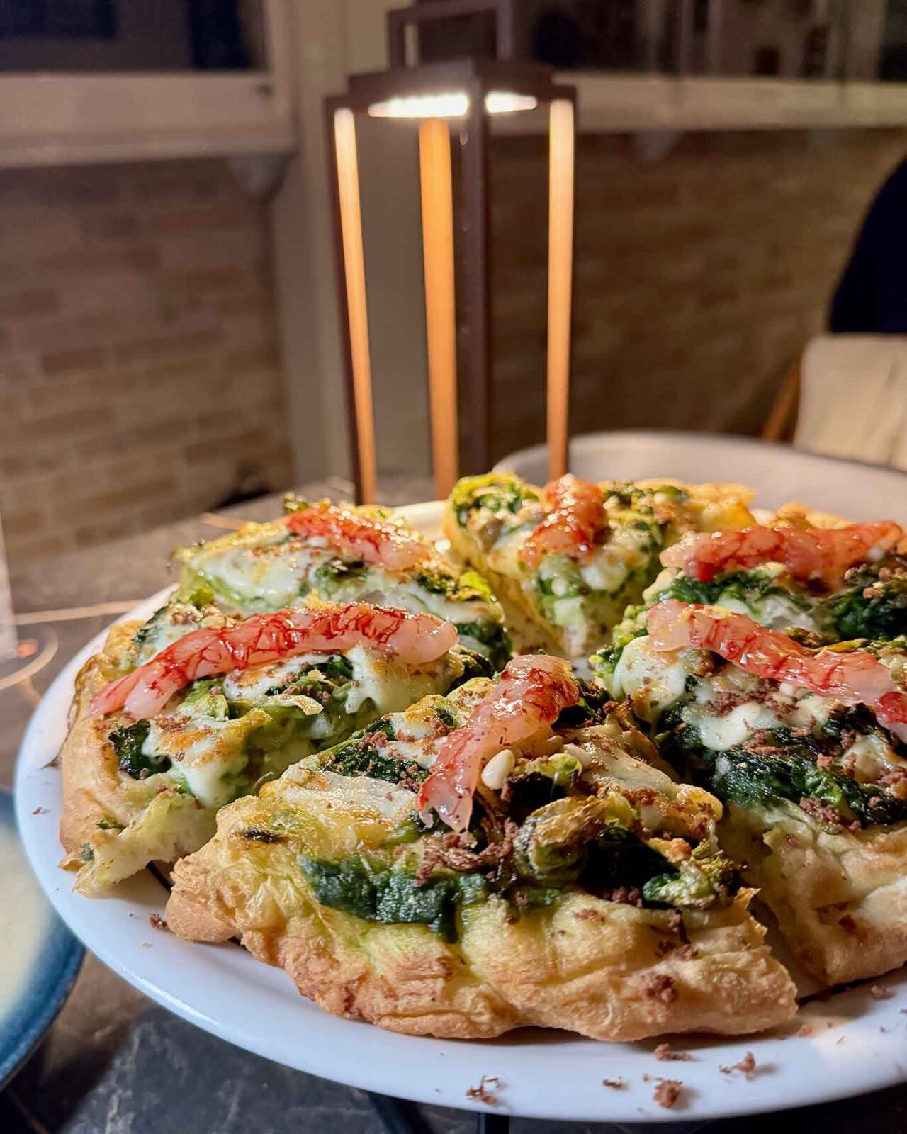 la pizza fritta e al forno con i gamberi della pizzeria DieciNoni ad Agropoli al Campionato della Pizza 2026