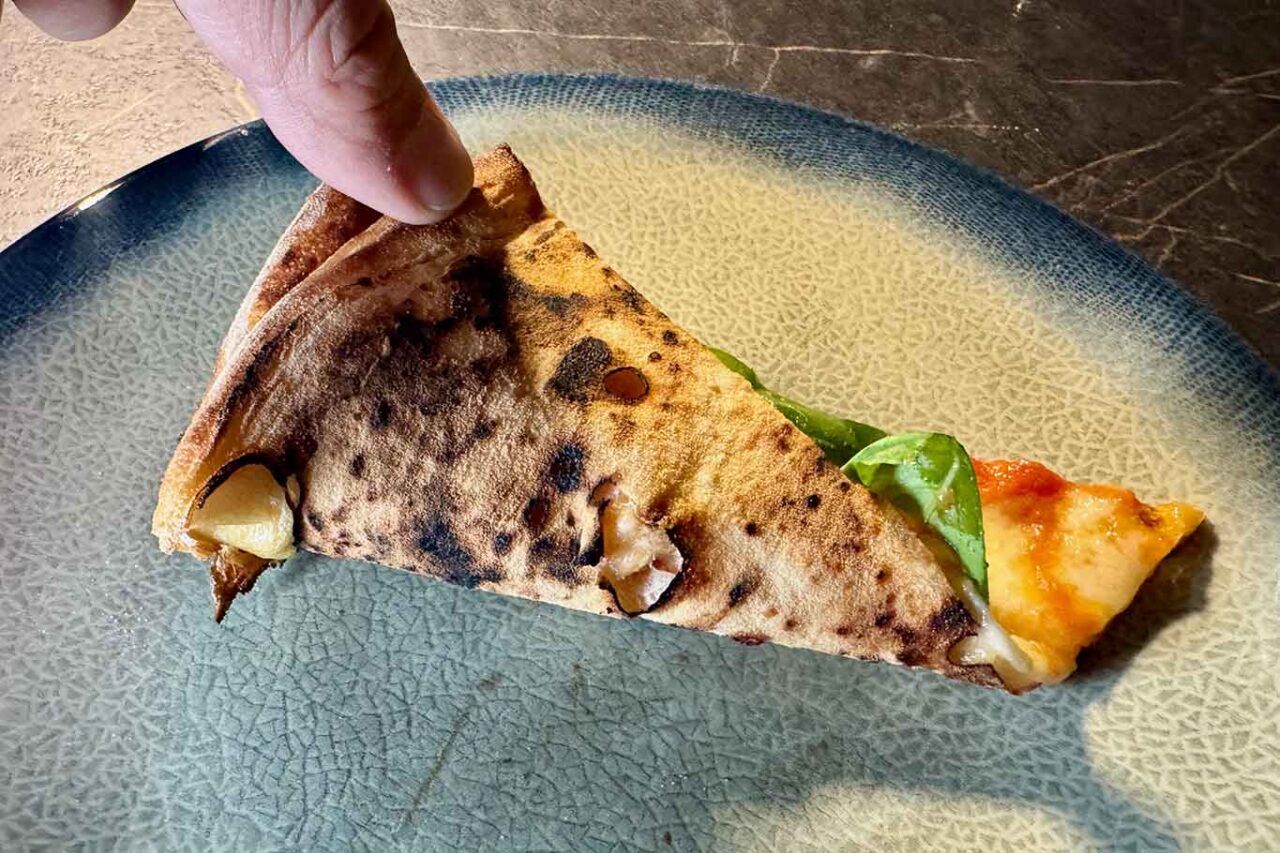 la cottura della pizza margherita della pizzeria DieciNoni ad Agropoli al Campionato della Pizza 2026