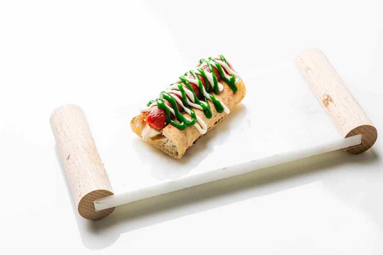 la pizza hot dog della pizzeria La Piedigrotta a Varese 