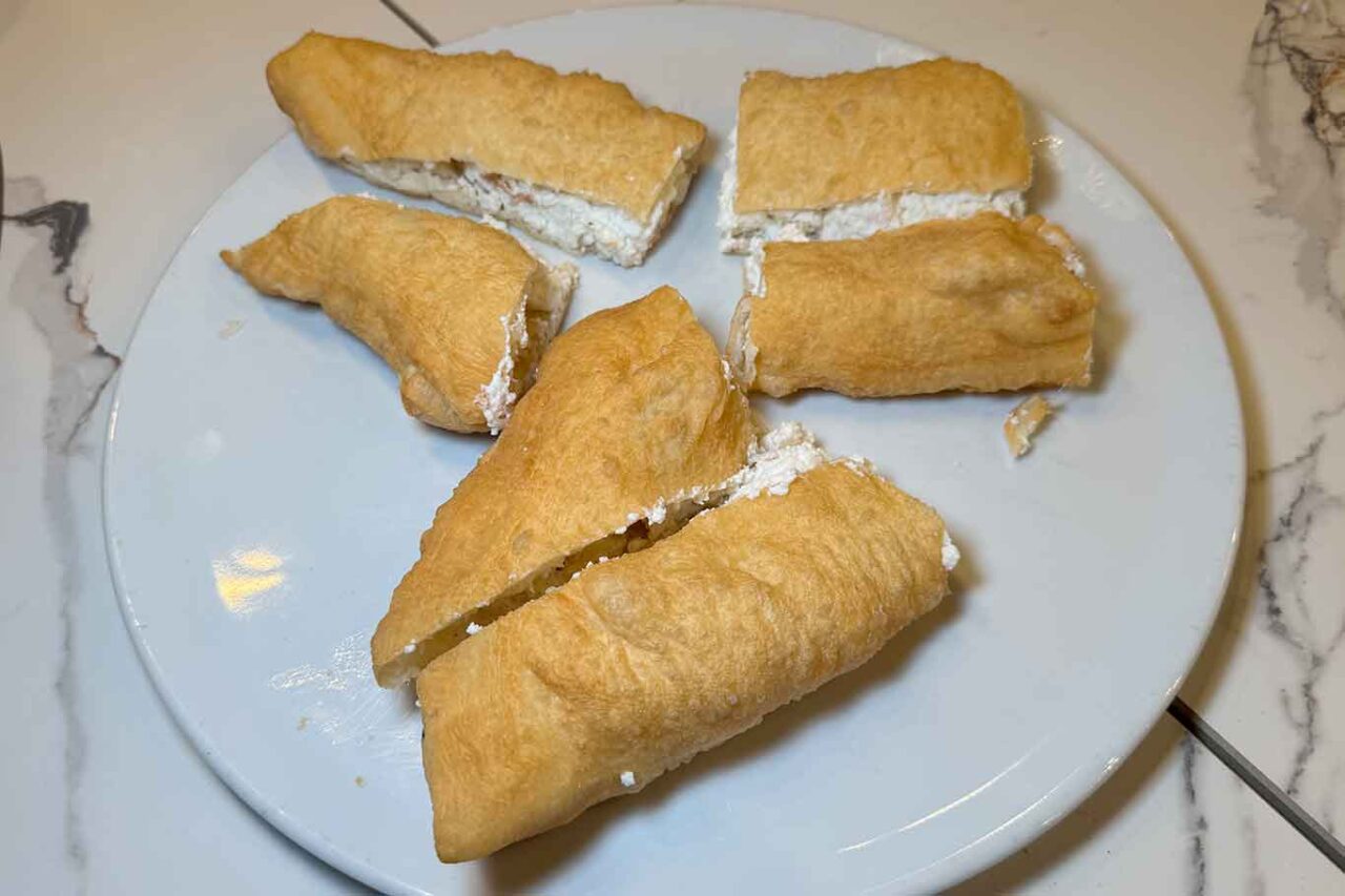 La farcitura della pizza Fritta della pizzeria Nanninella a Poggiomarino nelle Qualifiche del Campionato 2026