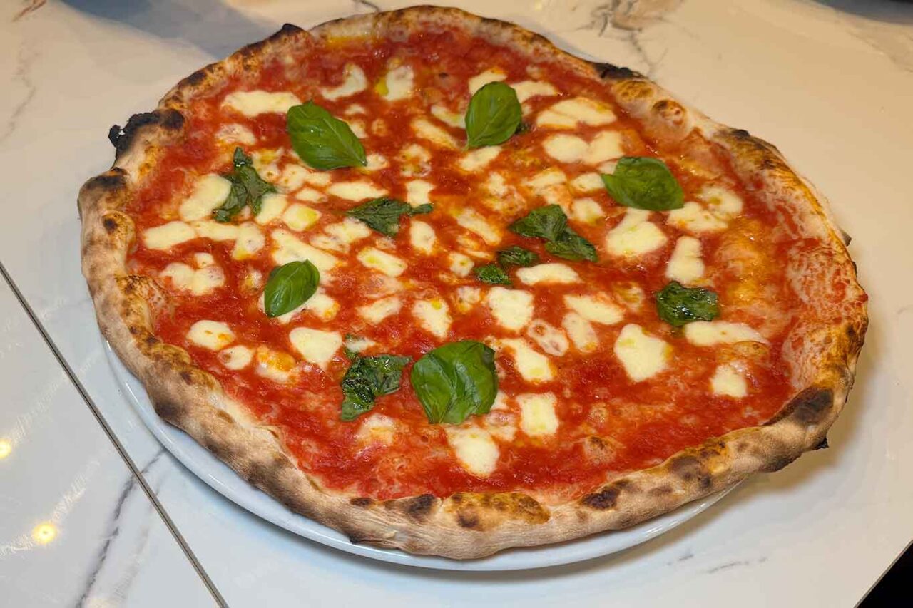 La pizza Margherita a ruota di carro della pizzeria Nanninella a Poggiomarino nelle Qualifiche del Campionato 2026