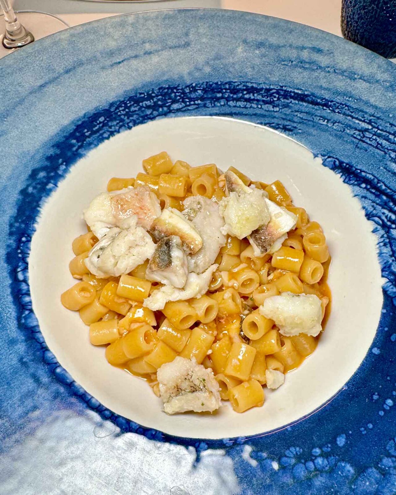 la pasta con i piccoli pesci di scoglio del ristorante Modis Music Club a Marina di Casal Velino in Cilento