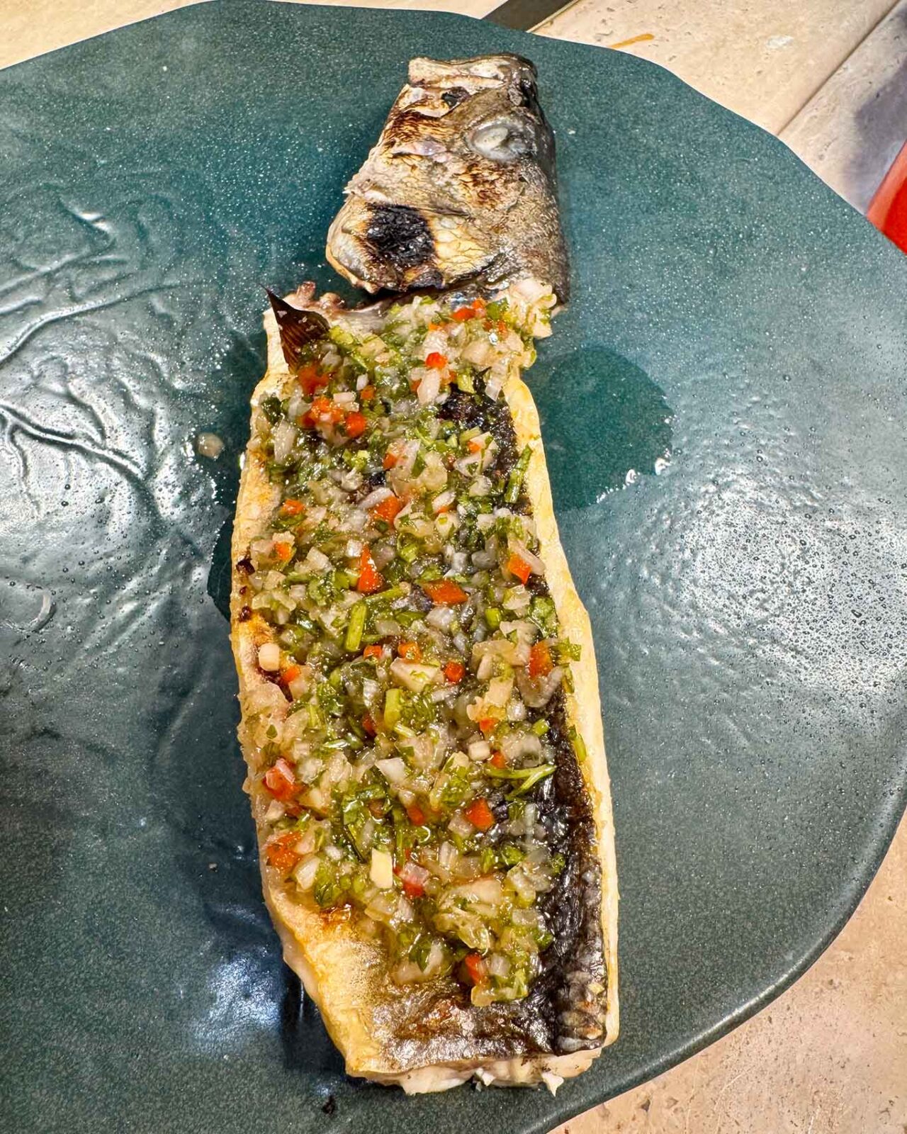 la spigola del ristorante giapponese Oma al Crescent di Salerno 