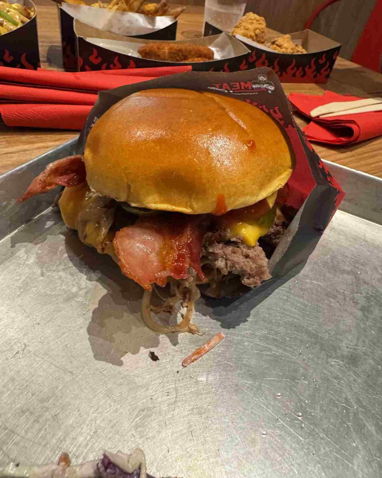 meat crew milano smash burger bbq mocho