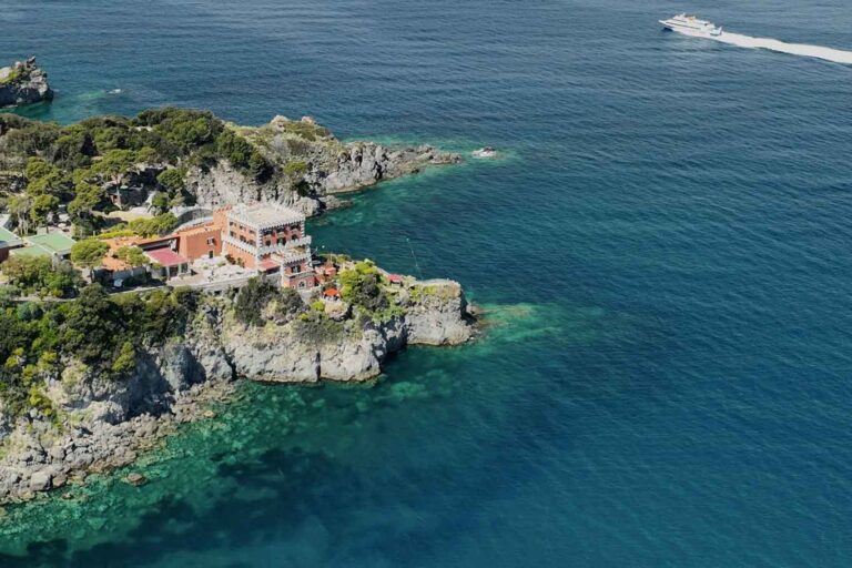 Hotel Mezzatorre a Ischia, panorama stupendo e ristorante La Torre