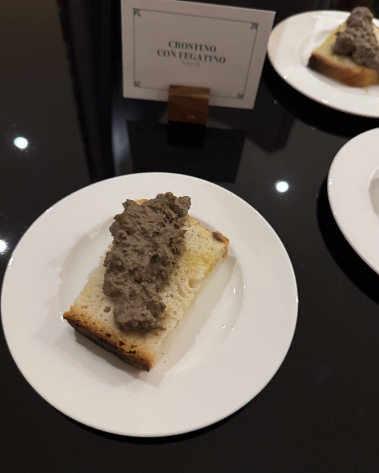 crostino con fegatino burde in hotel