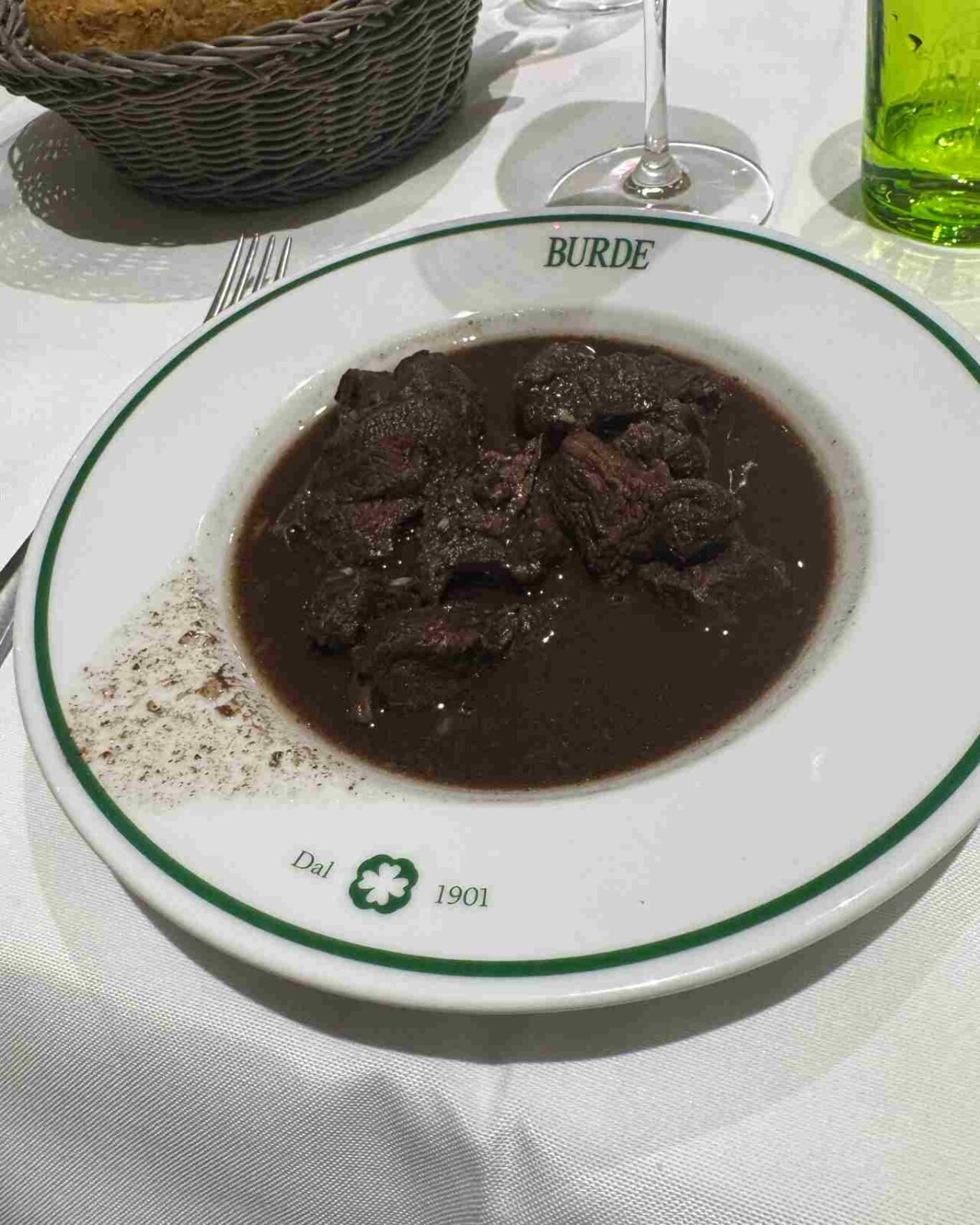burde in hotel peposo