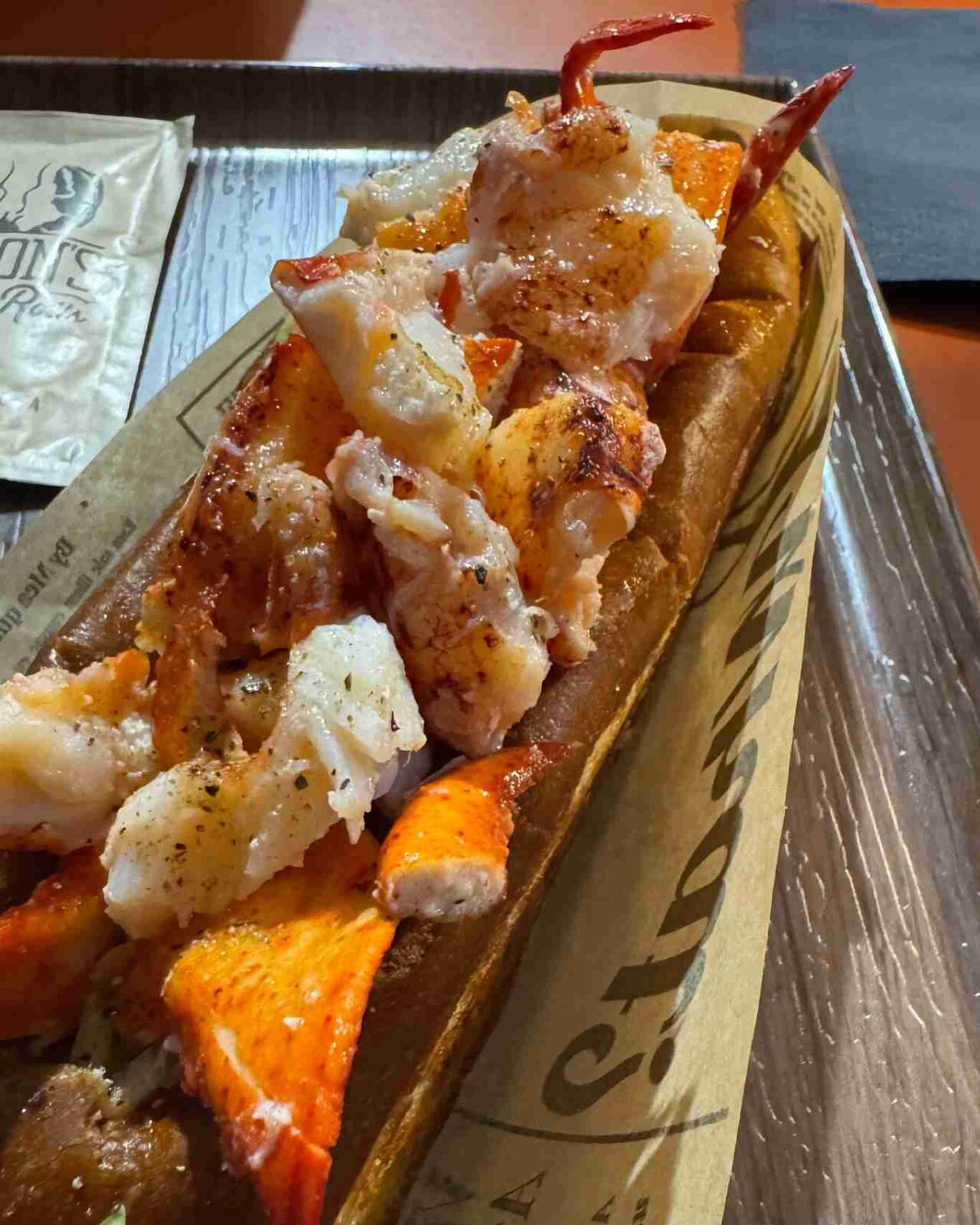 lobster roll masons astice