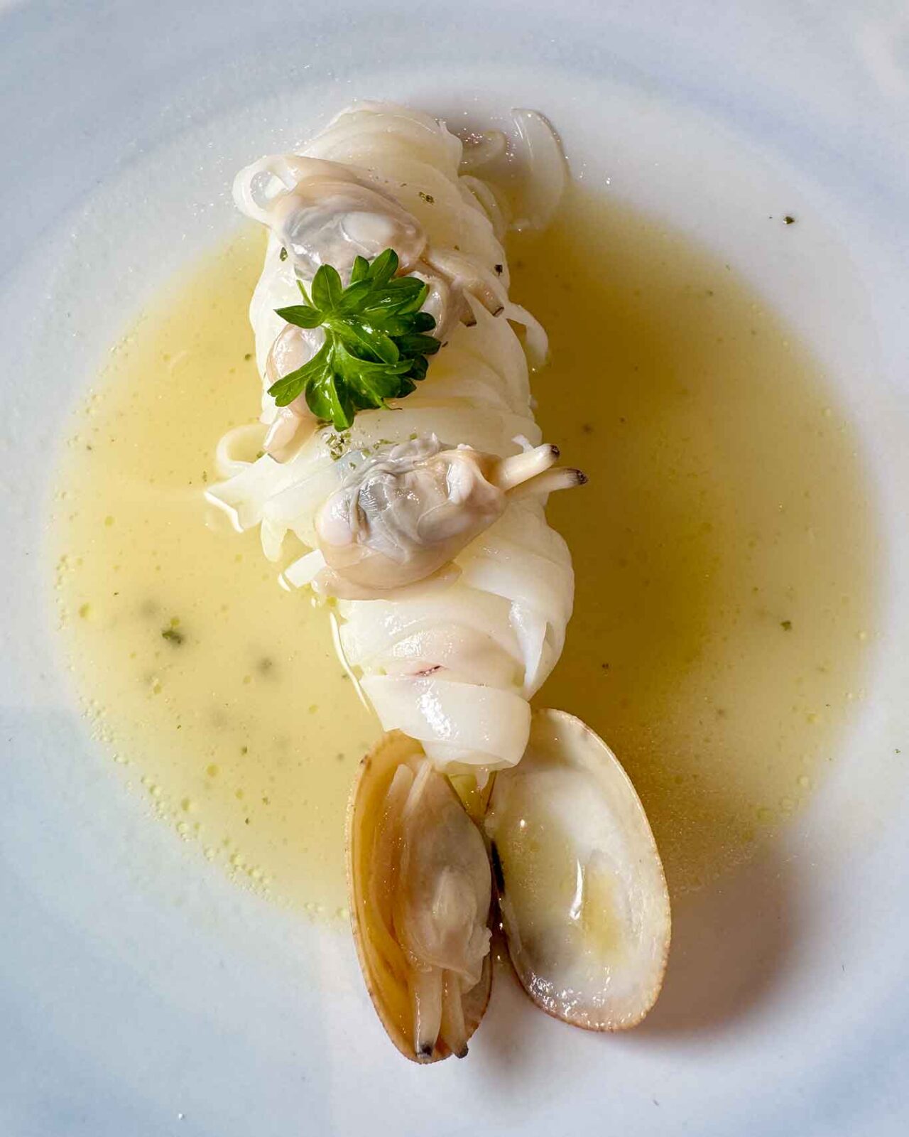 i tagliolini di calanaro e vongole del nuovo ristorante Palazzo Petrucci a Posillipo a Napoli che sale di livello al piano 1