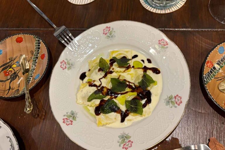 Avus a Marino, ristorante di cucina vegetale con cena a 35 euro