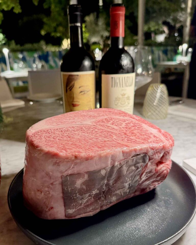 Al ristorante più esclusivo di Acciaroli arriva, oddio, la Wagyu