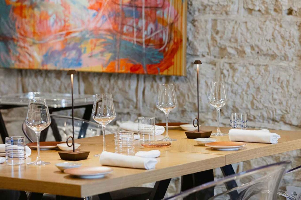 i tavoli del ristorante di pesce Terradimare a Trani