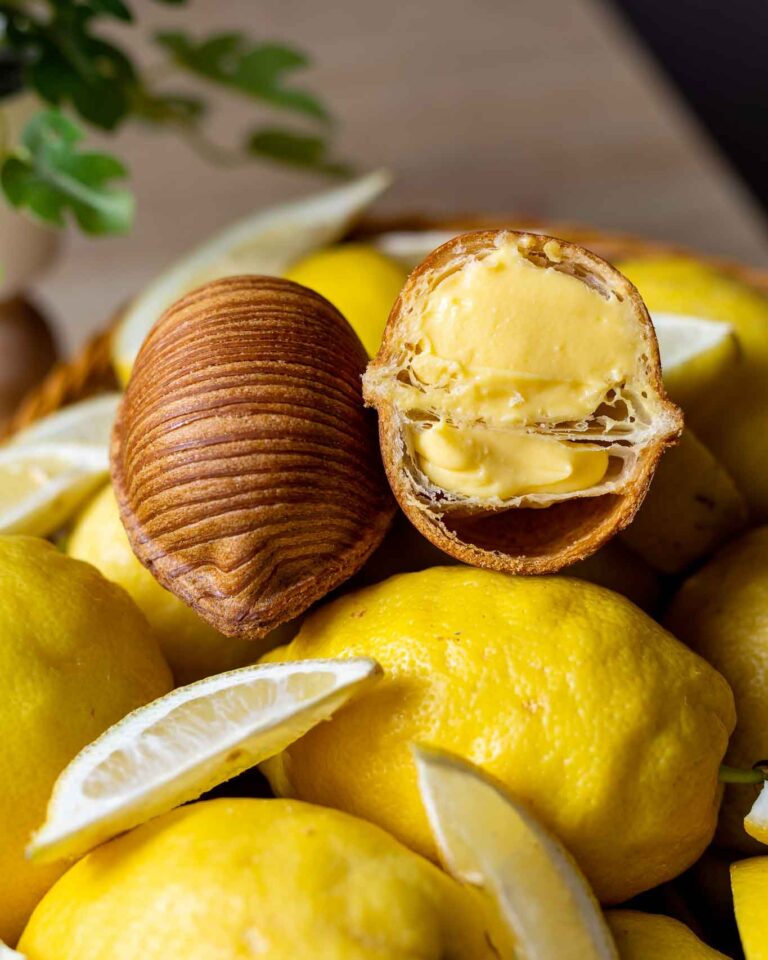 La bakery a Torino che ha inventato la frutta realistica nel croissant