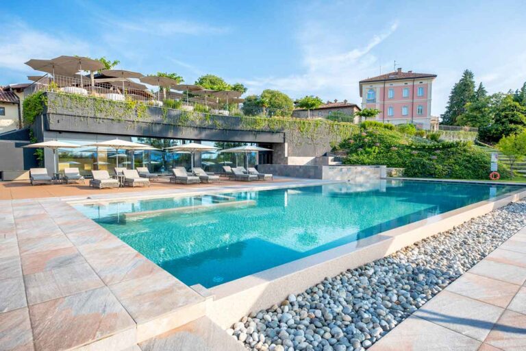 Fuga da Milano ad Erba al ristorante con piscina: pranzo e bagno