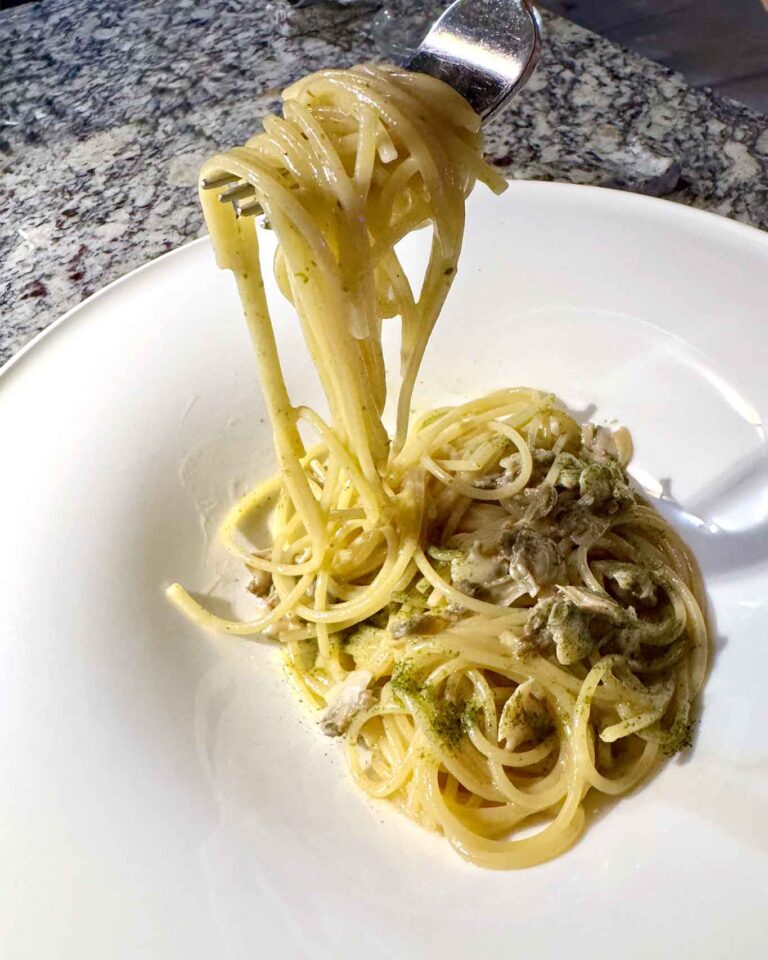 I favolosi spaghetti con lupini del ristorante sul molo di Acciaroli